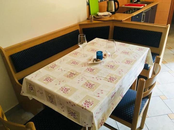 Apartmani Djura Selce Exteriör bild